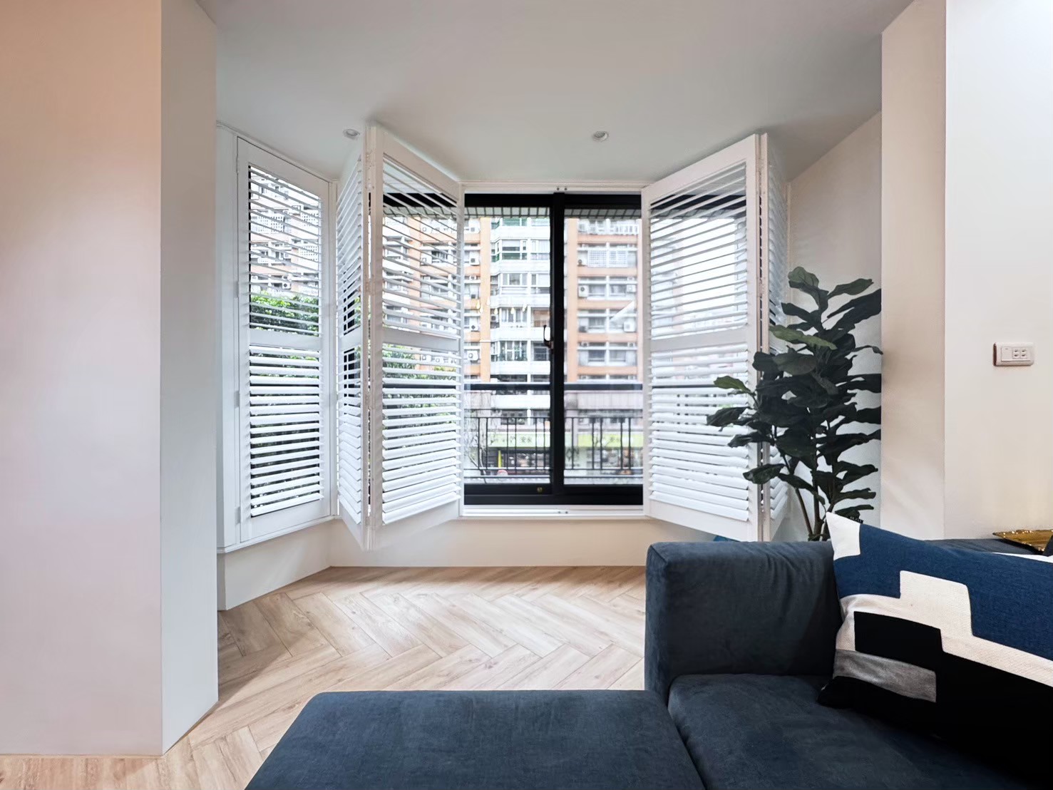 大面積窗用百葉窗