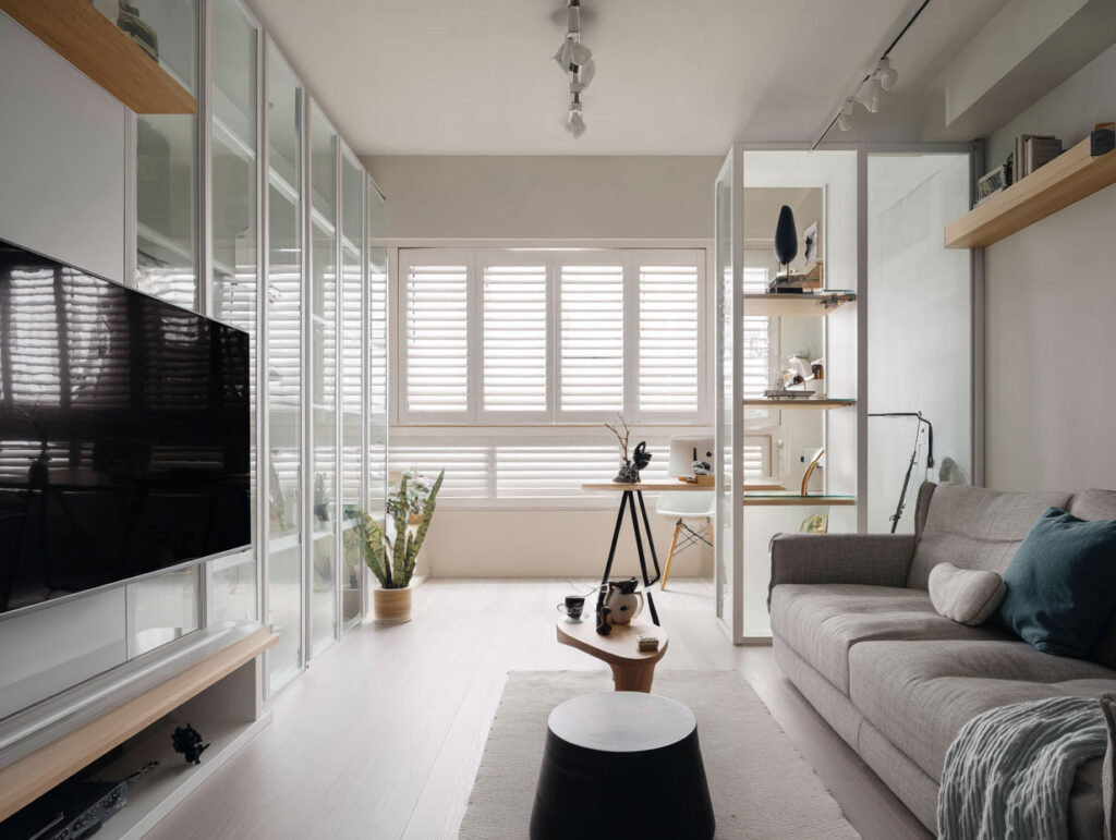 【小坪數裝潢必看】小坪數房間設計與房間佈置指南:7種不壓迫窗簾設計推薦 5 小坪數客廳設計與書房、工作室合一十,透過玻璃讓空間通透,成為小坪數裝潢重點